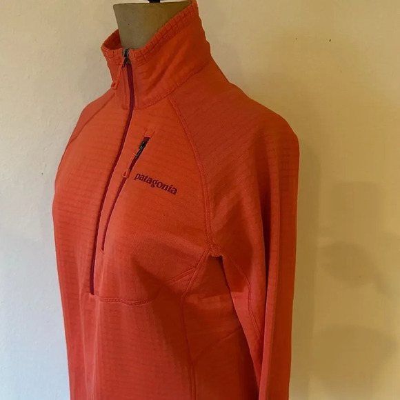 Patagonia sz S salmon pink retool 1/2 zip w/ zip pocket great pre owned cond - Picture 2 of 10